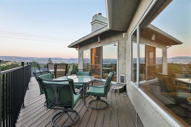 1055 W Dunne Avenue, Morgan Hill CA: https://media.crmls.org/mediaz/d885ebf6-303c-4650-9e66-c08eba62b00a.jpg