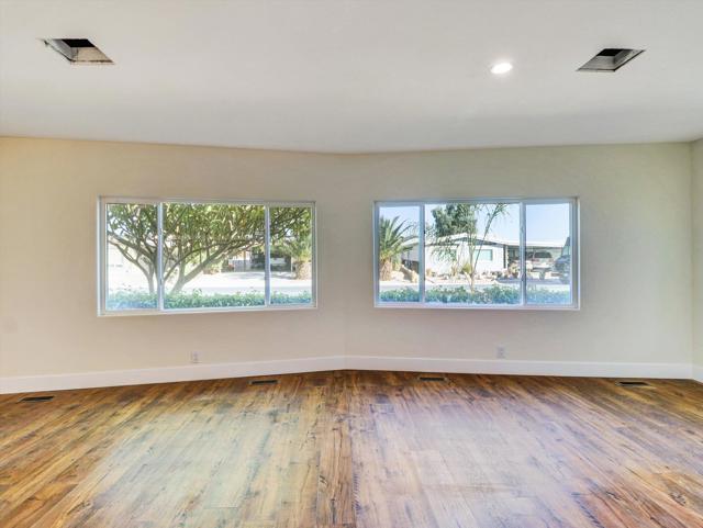 38525 Desert Greens E Drive, Palm Desert CA: https://media.crmls.org/mediaz/d88637db-e195-47ed-9de1-f1ce1147d87b.jpg