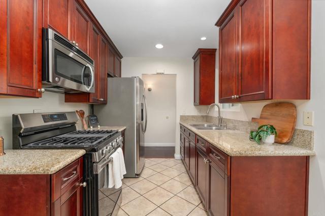 Detail Gallery Image 5 of 27 For 1250 N Ivy St, Escondido,  CA 92026 - 3 Beds | 1/1 Baths