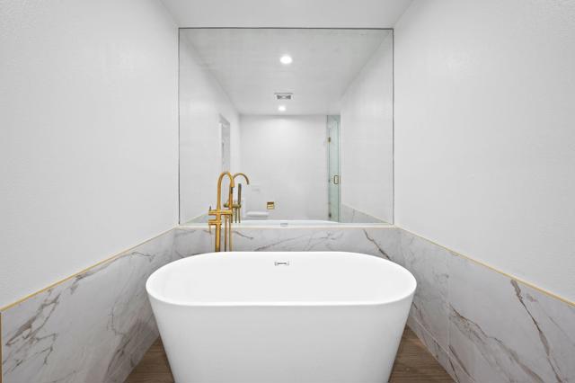 10403 Sunningdale Drive, Rancho Mirage CA: https://media.crmls.org/mediaz/d887648d-4051-4b83-adeb-741515824697.jpg