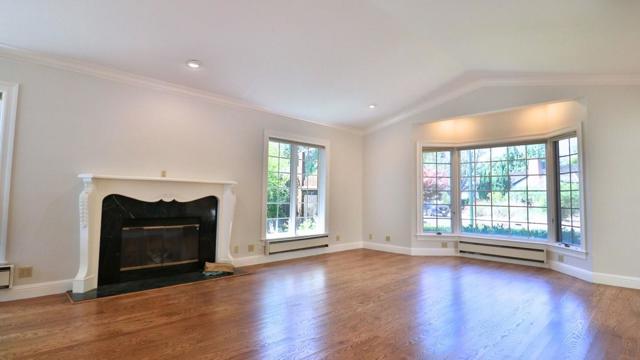 200 Iris Way, Palo Alto CA: https://media.crmls.org/mediaz/d887e237-0e0f-4d95-8829-dcdf97d70501.jpg