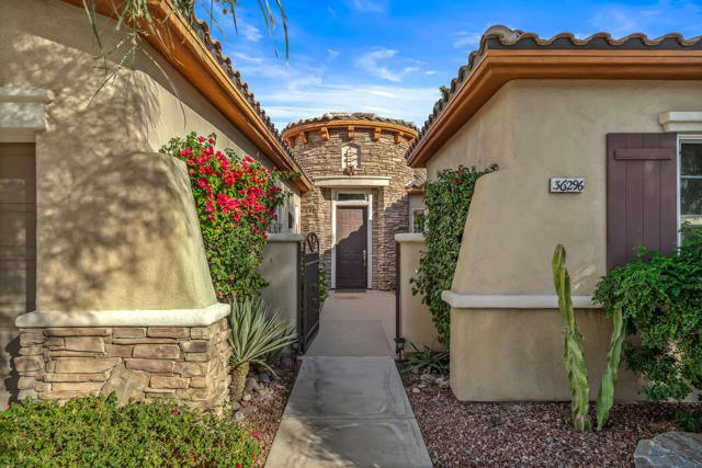 36296 Chagall Court, Cathedral City CA: https://media.crmls.org/mediaz/d88854c2-a593-4338-9f6f-a9526b48cba1.jpg
