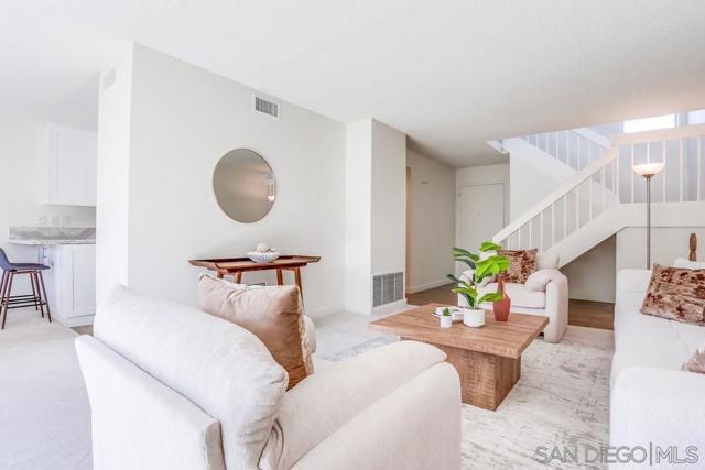 5450 Kiowa Dr, La Mesa CA: https://media.crmls.org/mediaz/d889eca2-413f-4eec-a8f3-490bcef0305c.jpg