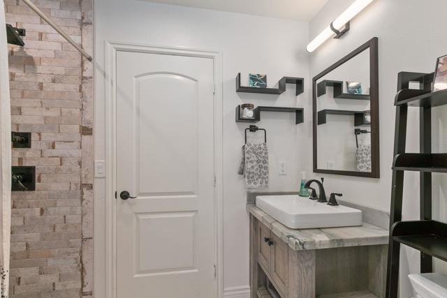 Image 20 of 74 For 1251 Holmgrove Drive