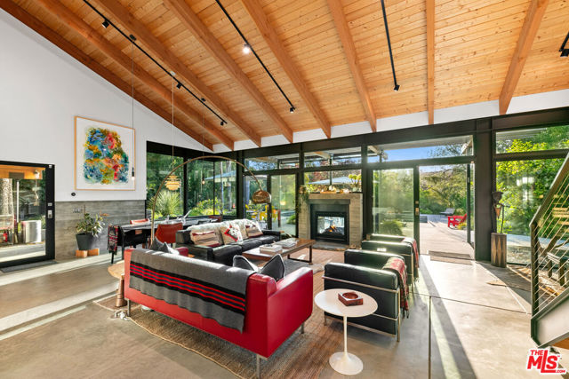 20605 Cheney Drive, Topanga CA: https://media.crmls.org/mediaz/d88abfba-7206-4a77-b173-cee97f8a5c08.jpg