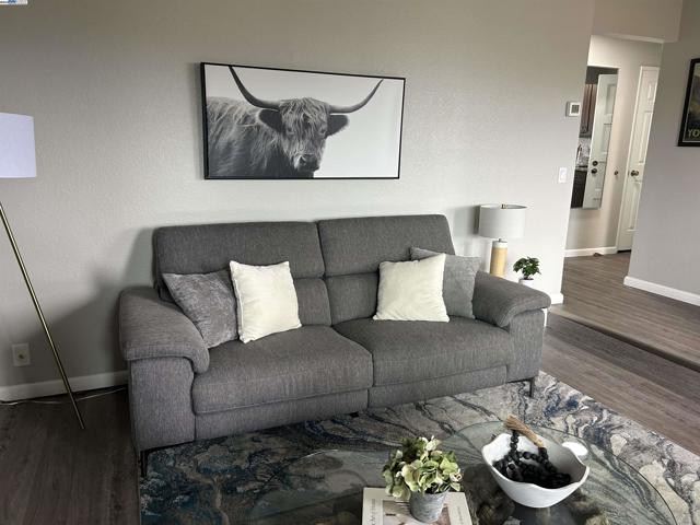 21117 Gary Dr, Hayward CA: https://media.crmls.org/mediaz/d88b8d46-4287-4ef8-b509-34cf0ac380e8.jpg