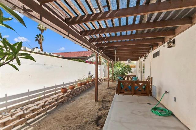 Image 30 of 34 For 52945 Avenida Herrera
