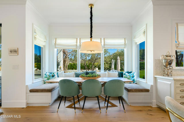 2160 Marshbrook Road, Thousand Oaks CA: https://media.crmls.org/mediaz/d88c15a0-fff3-4dc3-9a18-fff1476a3c2d.jpg
