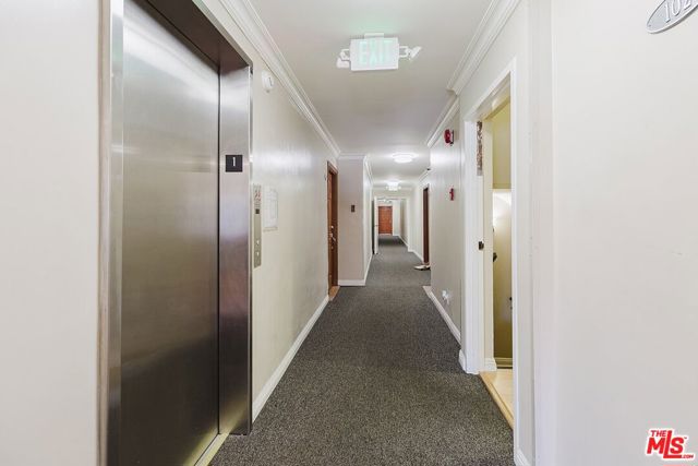 1154 S Barrington Avenue, Los Angeles CA: https://media.crmls.org/mediaz/d88c733a-b5c6-471f-b4e0-685f4e50e3e8.jpg