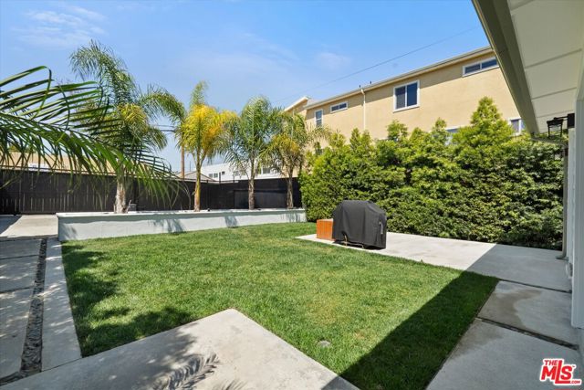 584 W 10th Street, San Pedro CA: https://media.crmls.org/mediaz/d88c8be2-403c-4719-b248-8be45a3add67.jpg