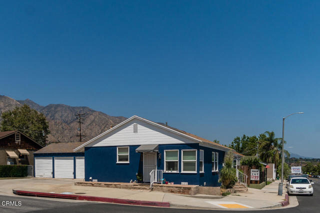 2267 E Washington Boulevard, Pasadena CA: https://media.crmls.org/mediaz/d88d56e2-9a8b-4716-b8da-2df909381151.jpg
