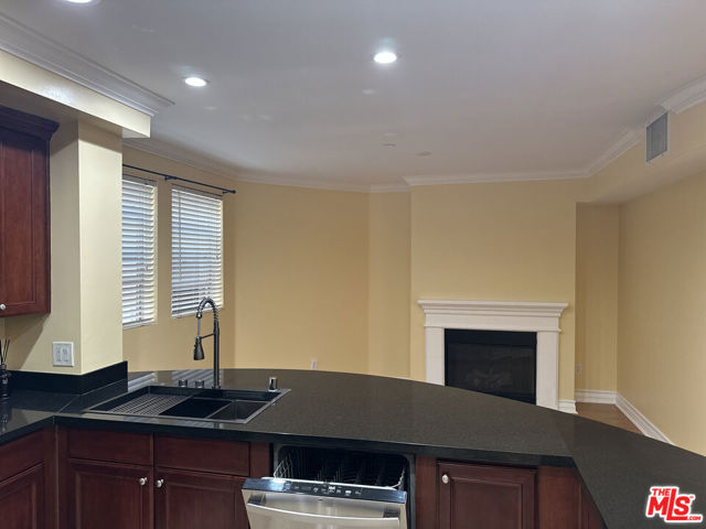 122 N Clark Drive, West Hollywood CA: https://media.crmls.org/mediaz/d88e6aee-45ea-44a7-99df-0ffde702cd4f.jpg