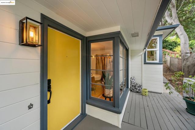 679 Mandana Blvd, Oakland CA: https://media.crmls.org/mediaz/d88f08a6-3a46-4056-afa6-ace55b922cbf.jpg