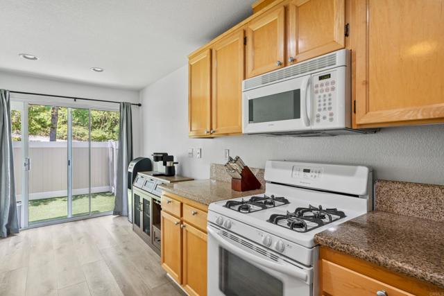 Image 4 of 30 For 5005 Codorniz Way 6