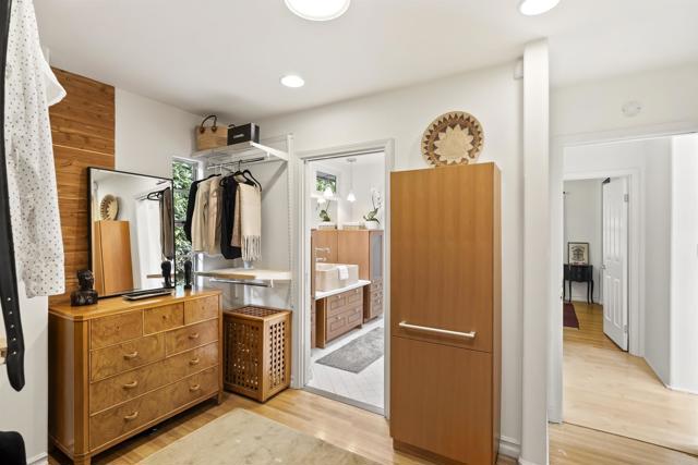 Detail Gallery Image 32 of 58 For 6028 Beaumont Ave, La Jolla,  CA 92037 - 5 Beds | 4 Baths