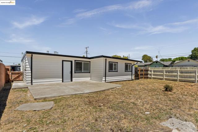 716 Williams Dr, Richmond CA: https://media.crmls.org/mediaz/d88f4602-c451-430c-a9d3-d55f7c18b818.jpg