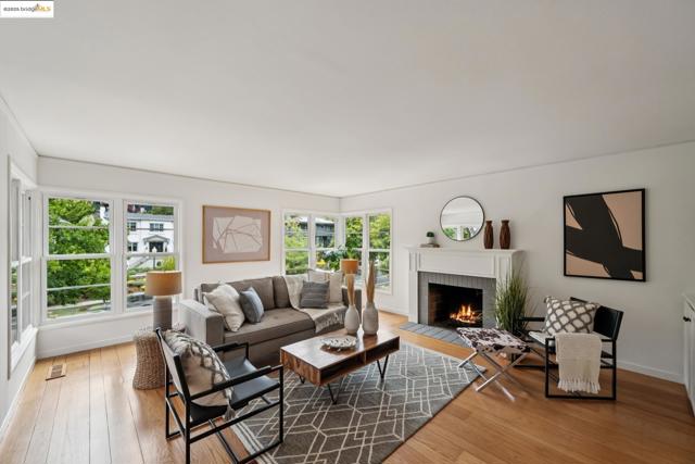 679 Mandana Blvd, Oakland CA: https://media.crmls.org/mediaz/d8908f1a-d357-4304-ac7b-ba1ec90eb0bd.jpg