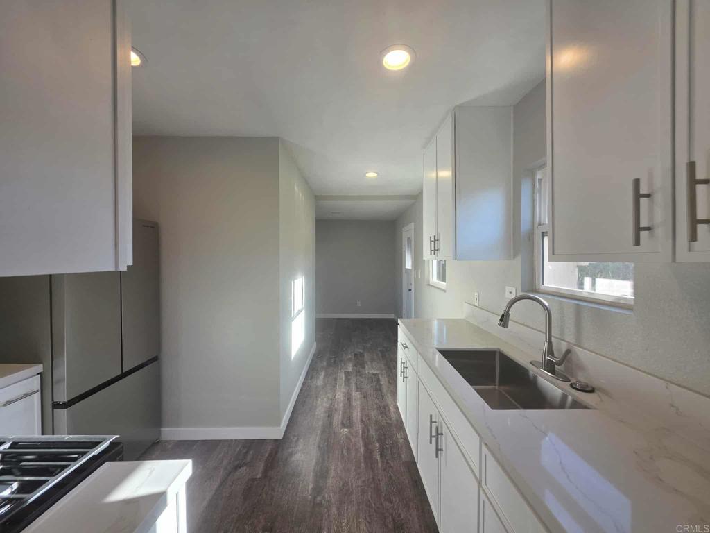 2661 Commercial Street