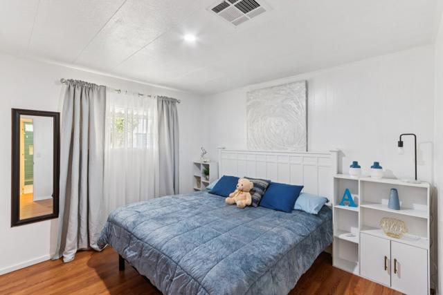 252 Lei Drive, Palm Springs CA: https://media.crmls.org/mediaz/d8925243-6506-4377-9f72-35628eda9b70.jpg