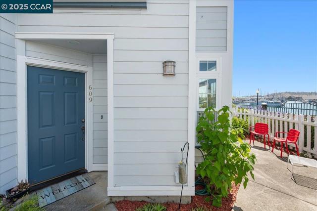 609 Commodore Dr, Richmond CA: https://media.crmls.org/mediaz/d892899c-9289-4d95-880f-7ecef412da78.jpg