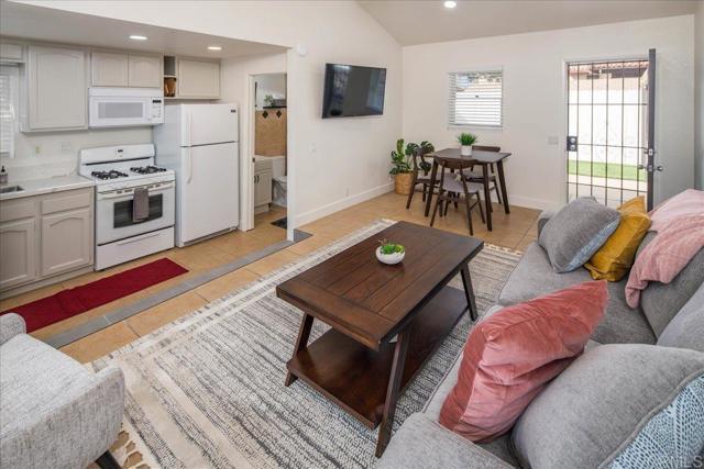 2604 06 Juan Street, San Diego CA: https://media.crmls.org/mediaz/d89390f6-5b94-4c1c-8b43-79d17678ec8b.jpg