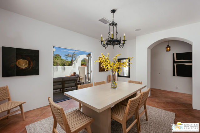 103 W Camino Encanto, Palm Springs, CA 92264
