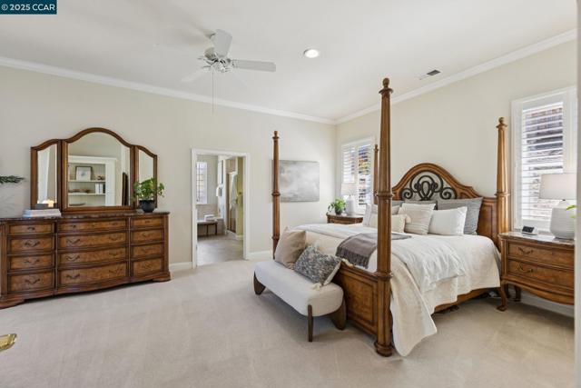 109 Forest Hill, Clayton CA: https://media.crmls.org/mediaz/d89469cd-6602-4bec-806c-bf42636b3844.jpg
