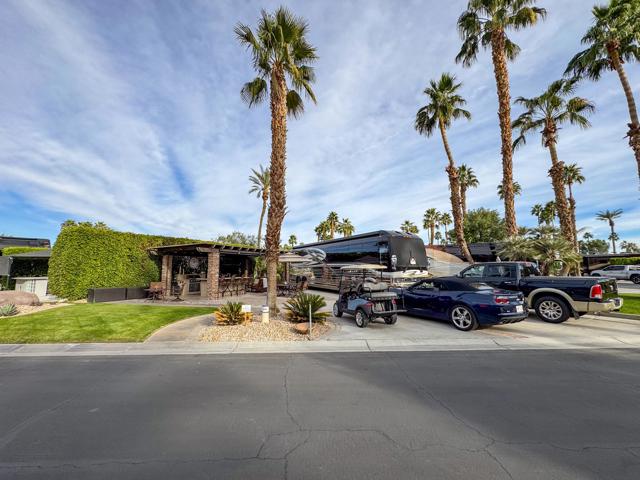 80394 Avenue 48, Indio CA: https://media.crmls.org/mediaz/d894dd4b-fe31-4d1e-bcdd-5b4f34641325.jpg