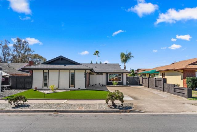 Detail Gallery Image 11 of 52 For 4984 Gaylord Dr, San Diego,  CA 92117 - 3 Beds | 2 Baths