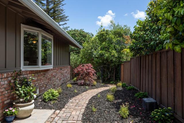 2910 Sherwood Drive, San Carlos CA: https://media.crmls.org/mediaz/d89627ab-724d-4d57-8eaf-e98a7fe08f49.jpg