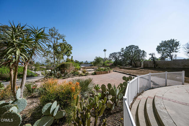 1695 E Loma Alta Drive, Altadena CA: https://media.crmls.org/mediaz/d89662dd-506d-4975-ae13-d3365f3c7116.jpg