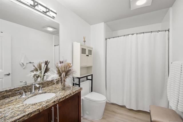 206 Park Blvd, San Diego CA: https://media.crmls.org/mediaz/d8967665-2ed8-488c-8644-54d5d04543f3.jpg