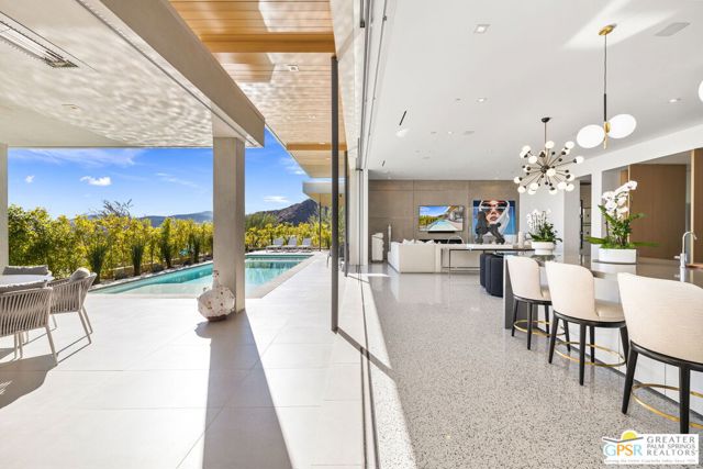 2381 Vista Palizada Drive, Palm Springs CA: https://media.crmls.org/mediaz/d896ad35-9dfc-4b61-9dfe-bc9251e41ef8.jpg