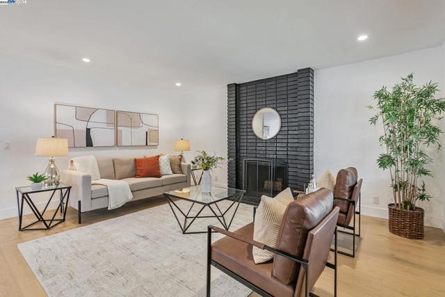 6976 Allegheny Dr, Dublin CA: https://media.crmls.org/mediaz/d897f8f8-b486-4600-acf7-fa4ffa4c3997.jpg