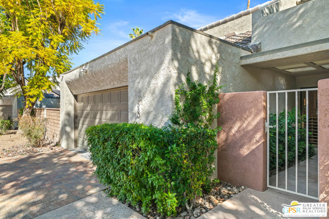 Image 3 of 66 For 2580 La Condesa Drive