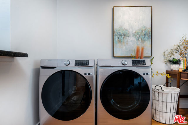 2342 S Garth Avenue, Los Angeles CA: https://media.crmls.org/mediaz/d8987af3-5972-4038-853c-ea0bcb4ffb7a.jpg