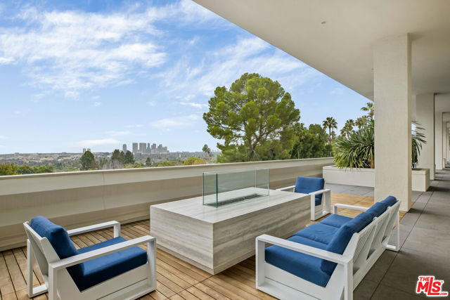 9255 Doheny Road, West Hollywood CA: https://media.crmls.org/mediaz/d8989282-c352-4082-9ade-476ce6679bdd.jpg