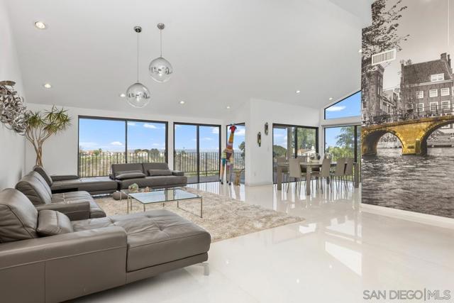 6423 Caminito Aronimink, La Jolla CA: https://media.crmls.org/mediaz/d899ae41-71b1-4609-99f2-8a11fc232e7c.jpg