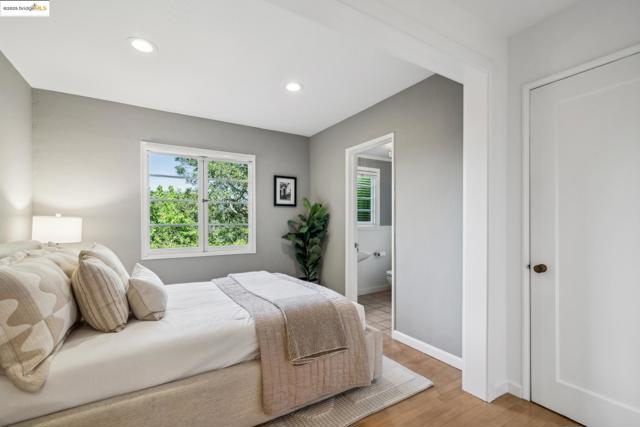 1025 Creston Rd, Berkeley CA: https://media.crmls.org/mediaz/d89a7761-664e-4588-b7bd-c991f87afdd3.jpg