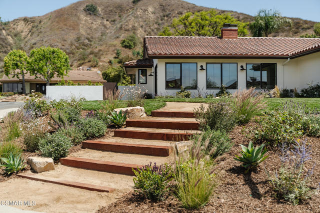 1207 Westridge Drive, Ventura CA: https://media.crmls.org/mediaz/d89a7c85-5df6-465b-b54c-76513ed14845.jpg