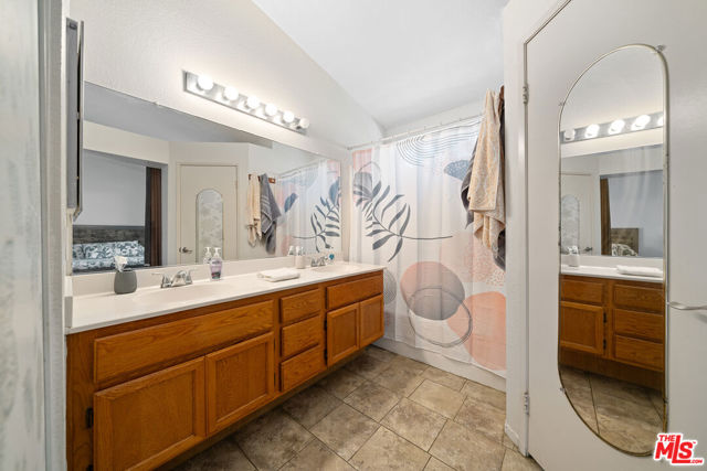 3223 Quarry Road, Palmdale CA: https://media.crmls.org/mediaz/d89acdec-ab28-4fbf-a357-ba73de93a258.jpg