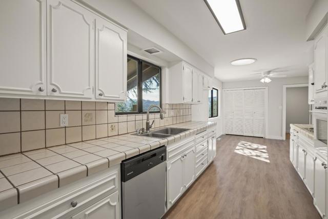 79 Muth Drive, Orinda CA: https://media.crmls.org/mediaz/d89b1b53-9506-4af2-bec7-7d27b0701aed.jpg
