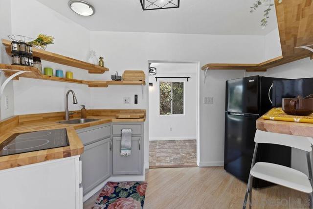 10119 Grandview, La Mesa CA: https://media.crmls.org/mediaz/d89b2de6-f79a-4f3a-887d-7fc975377ee4.jpg