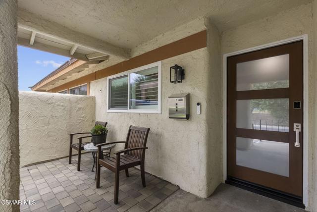 32140 Watergate Road, Westlake Village CA: https://media.crmls.org/mediaz/d89b6240-0a12-4e03-9178-3896be16197b.jpg
