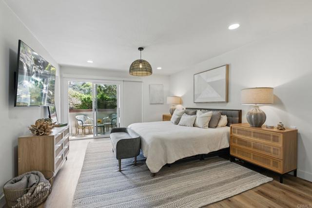 1562 Camino Del Mar, Del Mar CA: https://media.crmls.org/mediaz/d89b9b97-dbbc-43ca-8ae1-eed39635777d.jpg