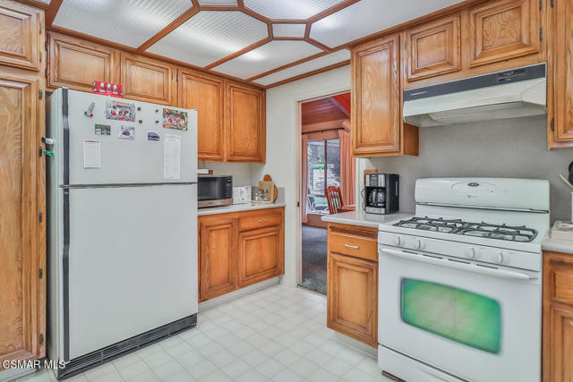 11820 Doral Avenue, Porter Ranch CA: https://media.crmls.org/mediaz/d89bac44-1b0e-47b5-a0e4-80c9669de040.jpg