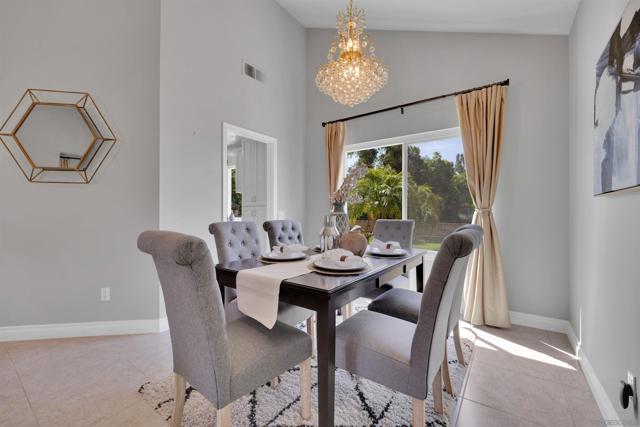 9959 Riverhead Dr, San Diego CA: https://media.crmls.org/mediaz/d89c42f2-0143-4622-99d8-7641885dd72d.jpg