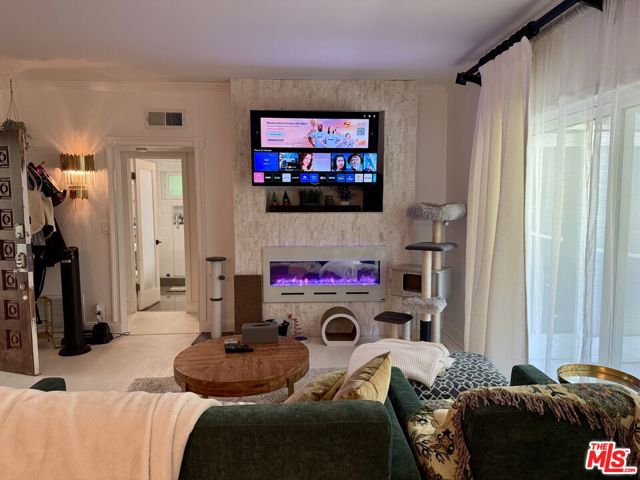 1228 N La Cienega Boulevard, West Hollywood CA: https://media.crmls.org/mediaz/d89c8a03-347b-4d26-8b4a-b7baa22bd8b0.jpg