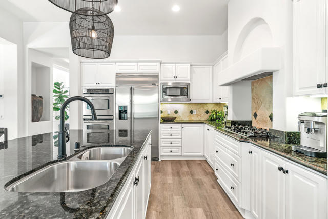 76158 Via Montelena, Indian Wells CA: https://media.crmls.org/mediaz/d89cef66-c0be-4f7f-b8be-14ec11ce5f51.jpg