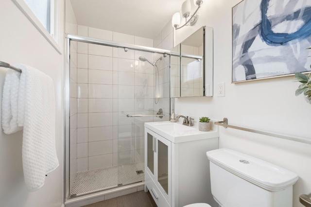751 Skyline Drive, Daly City CA: https://media.crmls.org/mediaz/d89d2fbf-1496-4db8-a93f-bf7a5b7cdf21.jpg